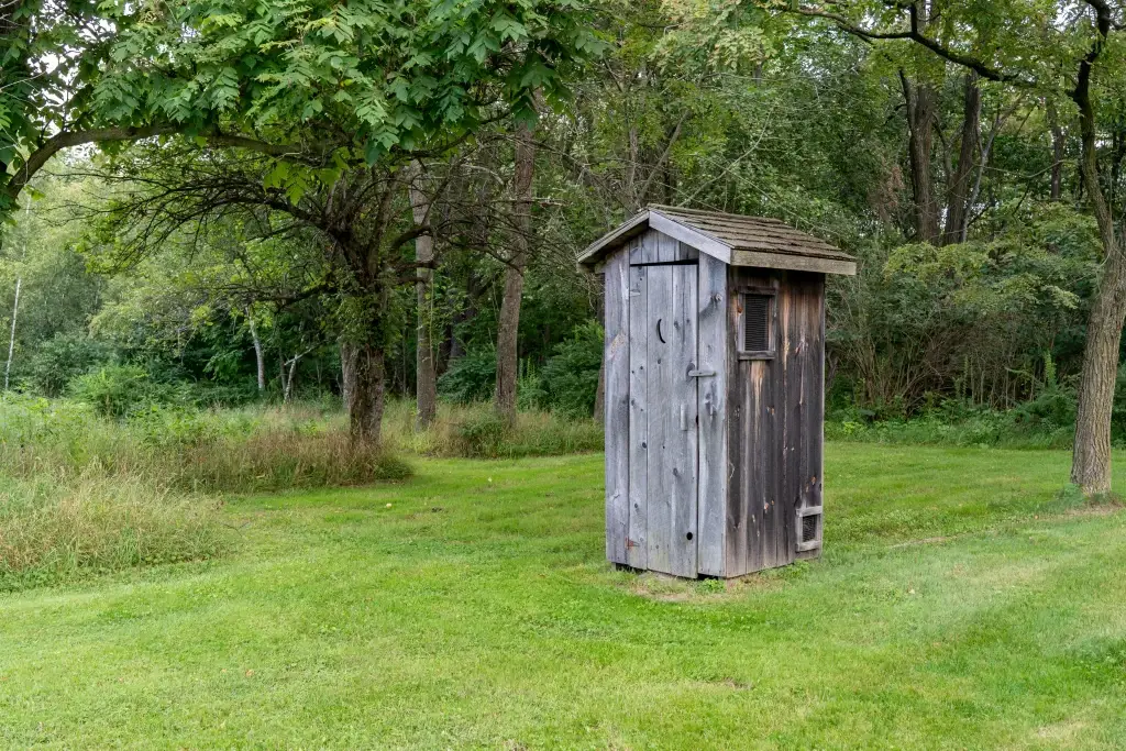 holz-komposttoilette-für-den-garten