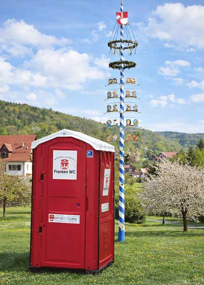 mobiles-wc-fuer-maibaumaufstellen